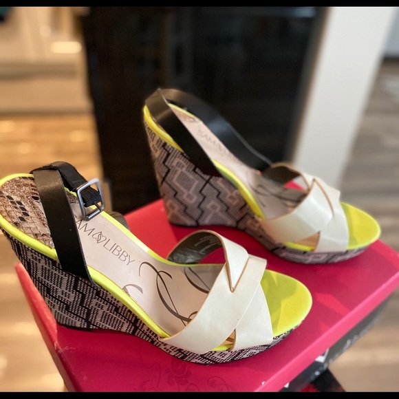 BNWOT Summer Wedges - Picture 1 of 6